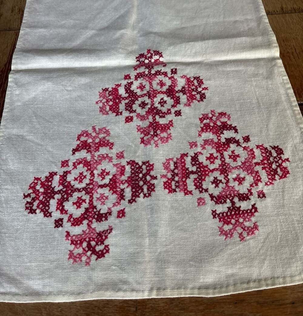 Vintage Handmade Cross Stitch Linen Table Runner Red Pink Geometric 14x40